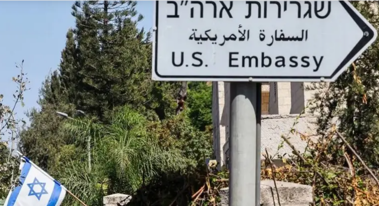 AS Evakuasi 79 Staf dan Keluarga dari Kedutaan Israel di Tel Aviv